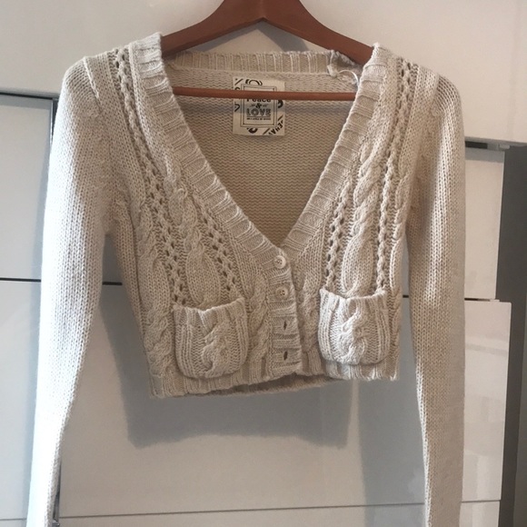 Urban Behaviour Cropped top - Picture 1 of 4